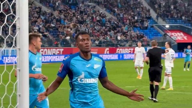 Динамо пропускает гол от Зенита 1:0