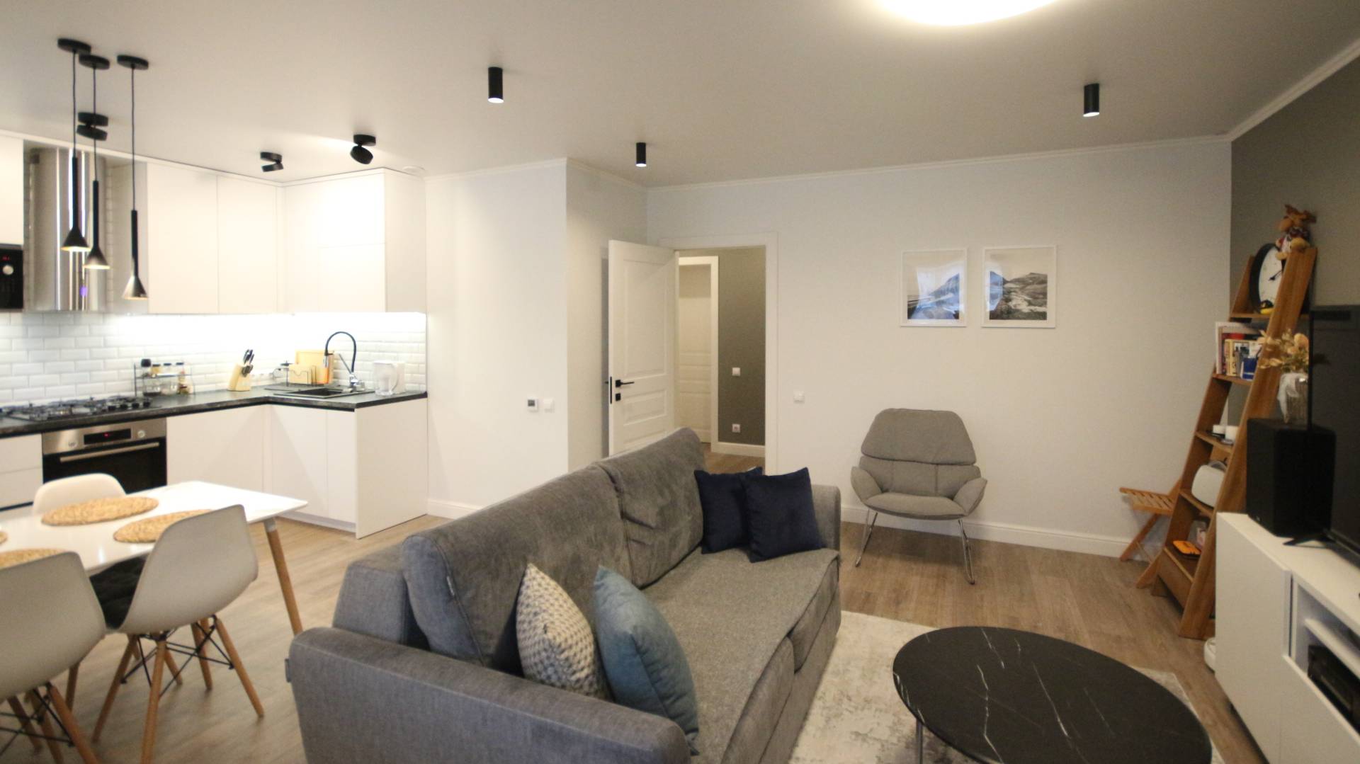 Продажа 2-х комнатной квартиры мкр. Советский 2-2 #3813643