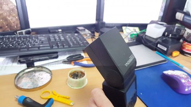 Yongnuo yn568exii работает от power back'а