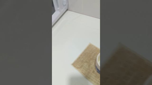 Почему вода из микроволновки резко закипает?