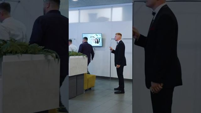 Вот так ведущие кушают на свадьбе
