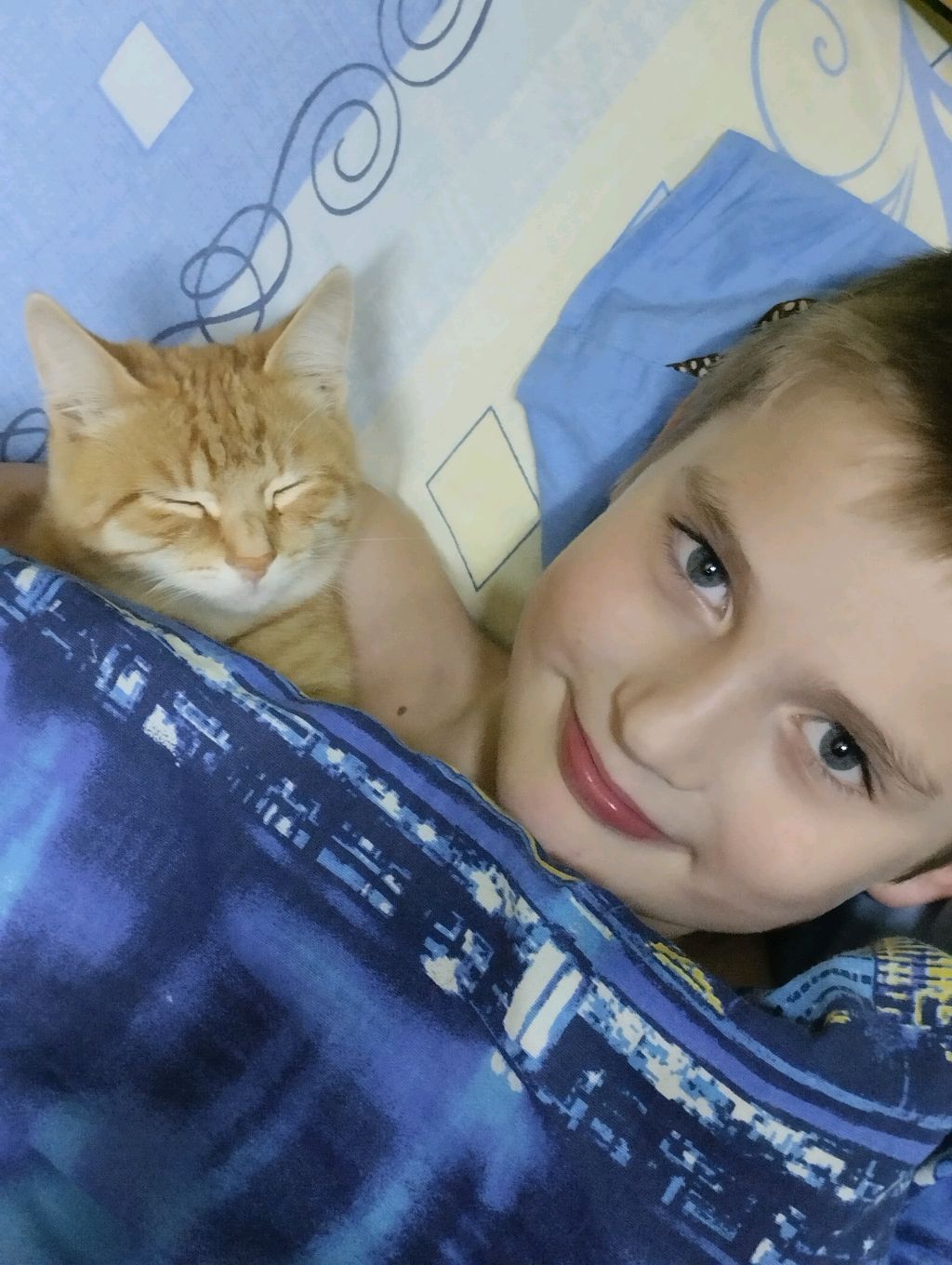 спать я буду ляг с котёнком буду пяк