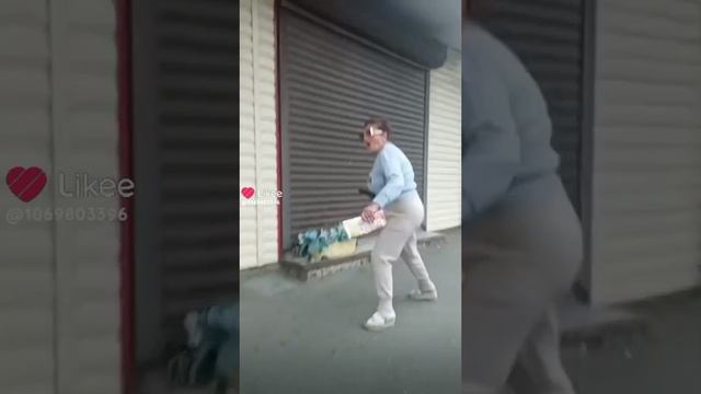 чокнутый бабка