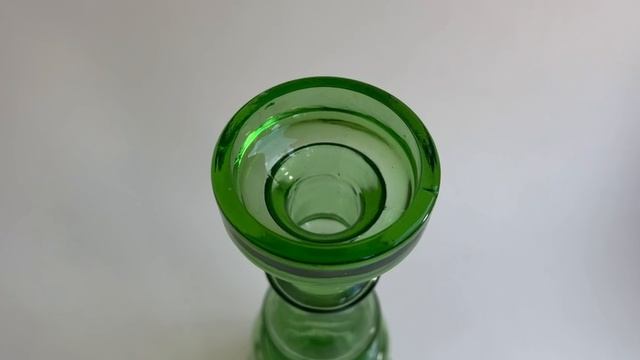 Итальянский подсвечник из зеленого стекла