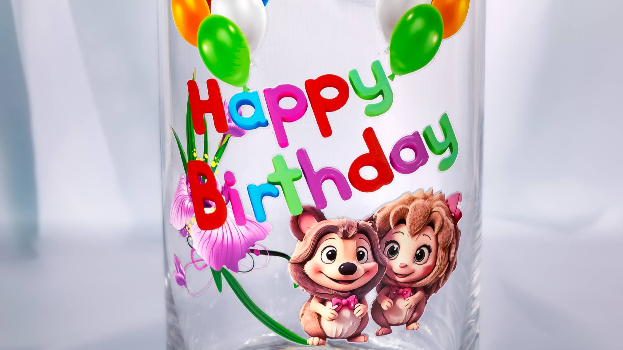 Ваза стеклянная - необычный подарок на День рождения