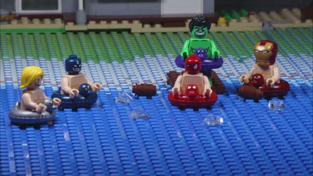 Lego Мстители. Пляжная вечеринка. Атака акул.