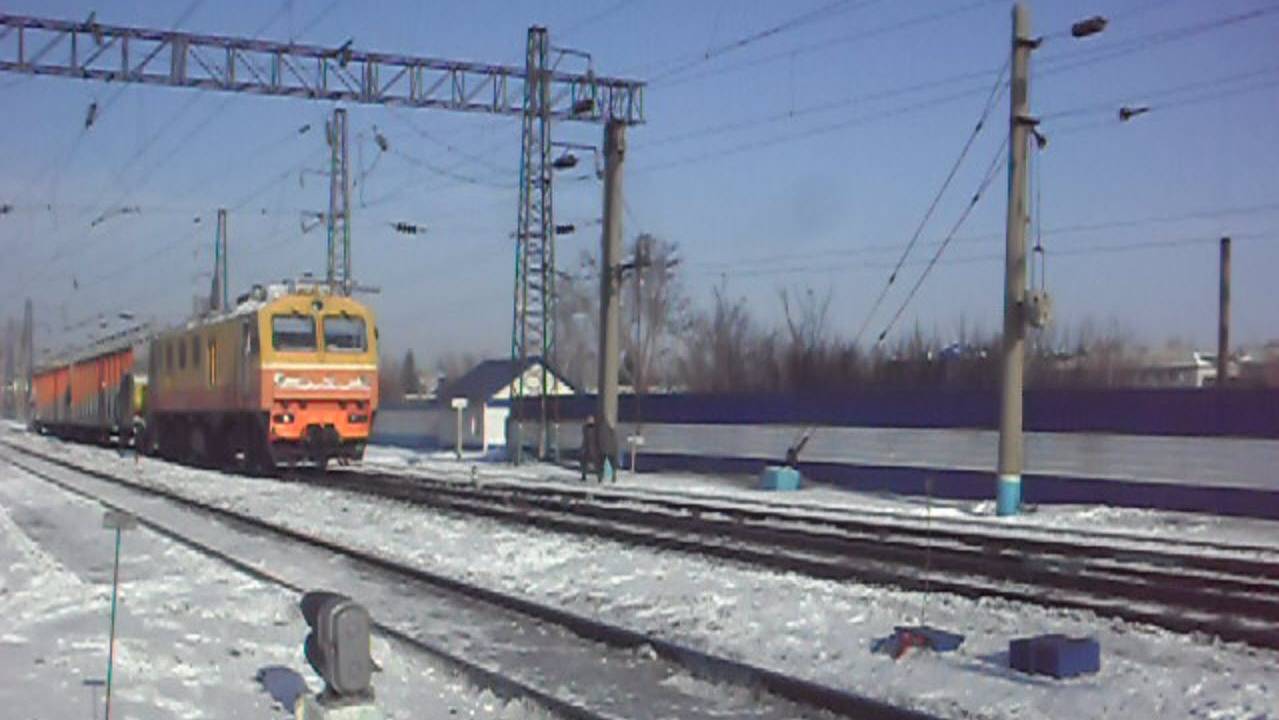 Снегоуборочный поезд ПСС1К-016 с тепловозом ТЭС.