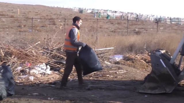 Астраханские коммунальные службы круглогодично наводят санитарный порядок в городе
