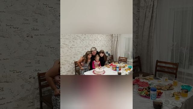 День рождения любимой племяшки.