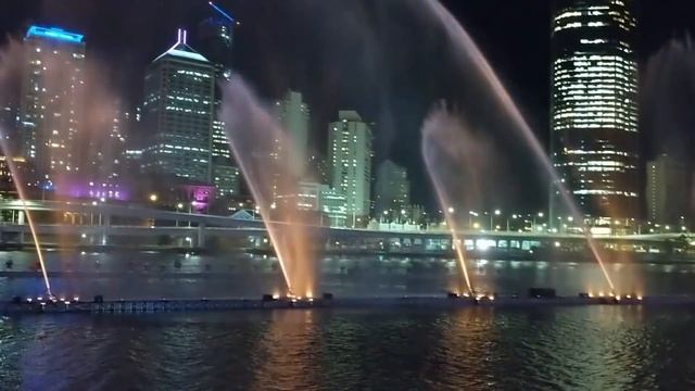 Brisbane Festival световое шоу и RiverFire 2018