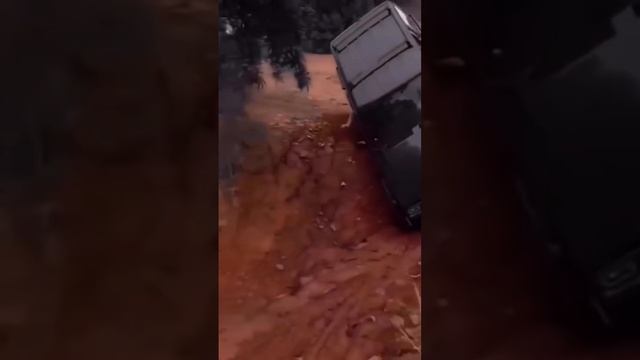 Зачем ты постоянно качаешь руки?
