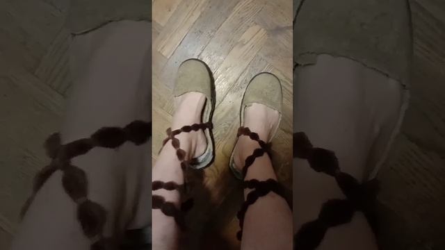 Купил себе дорогущие брендовые валенки на зиму