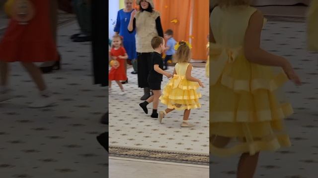 Праздник осени у Настеньки. Средняя группа.