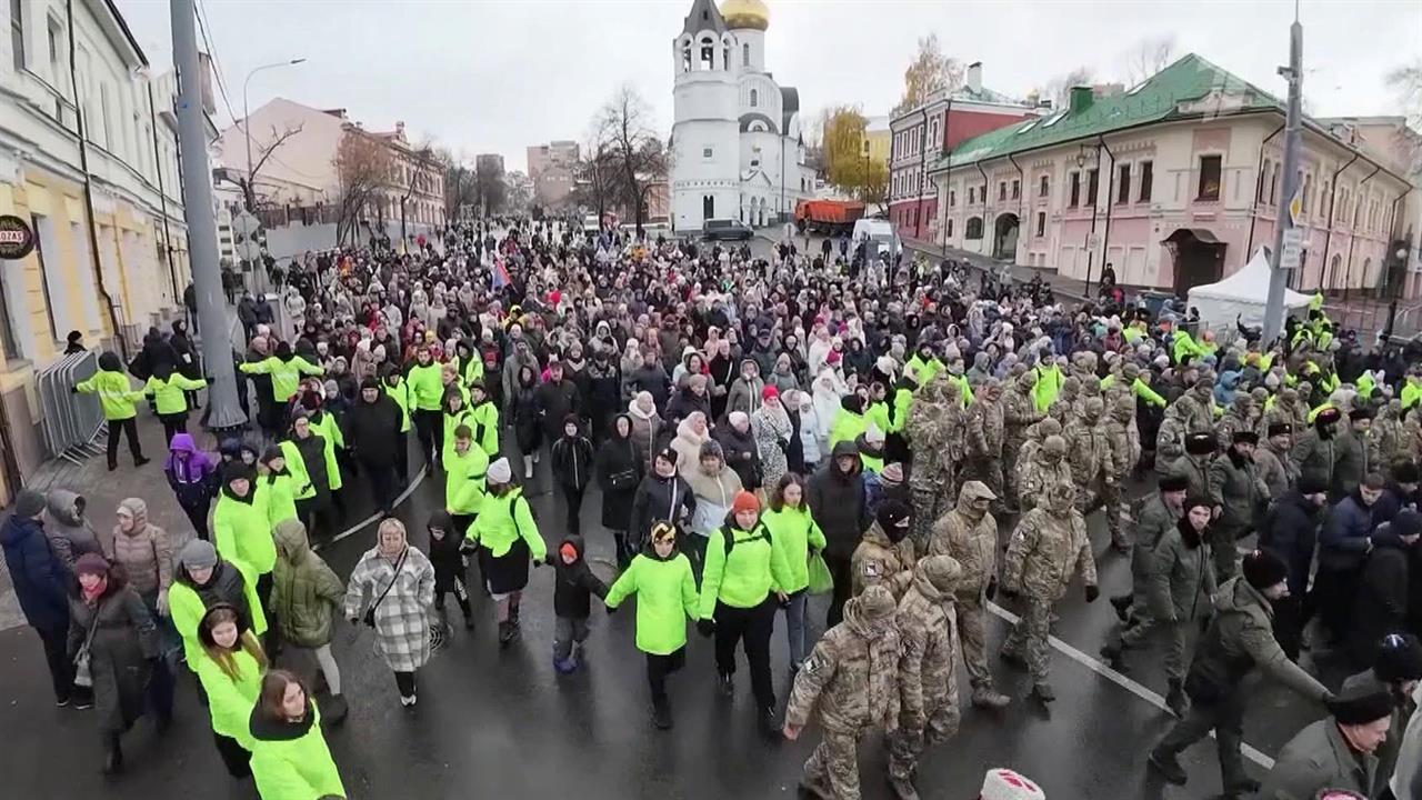 В День народного единства праздничные мероприятия проходят во всех регионах страны