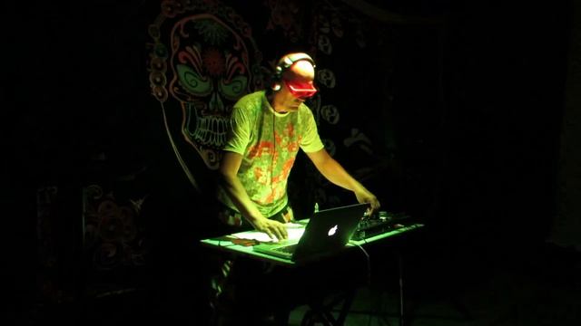 DJ DeribaZ.