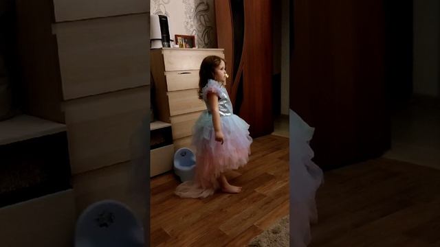 ПРИНЦЕССА НА ГОР...ШКЕ ☺😍1000035430.mp4