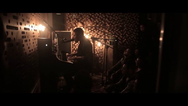 Low Roar - Waiting (10 Years) [Mexico City secret show]