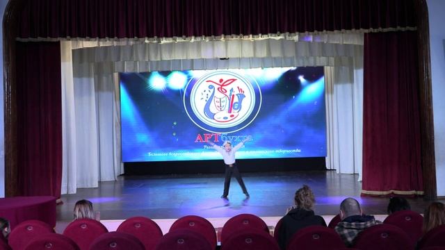 Образцовый хореографический ансамбль "Черноморочка", Севастополь
"Яблочко-частушка"