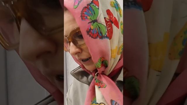 когда стоишь в очереди в поликлинику