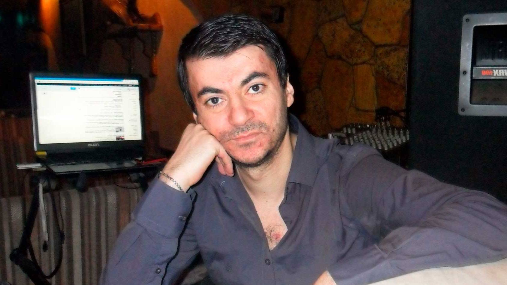 Армянская песня в исполнении певца Арсена (живёт в Москве, выезжает по России)