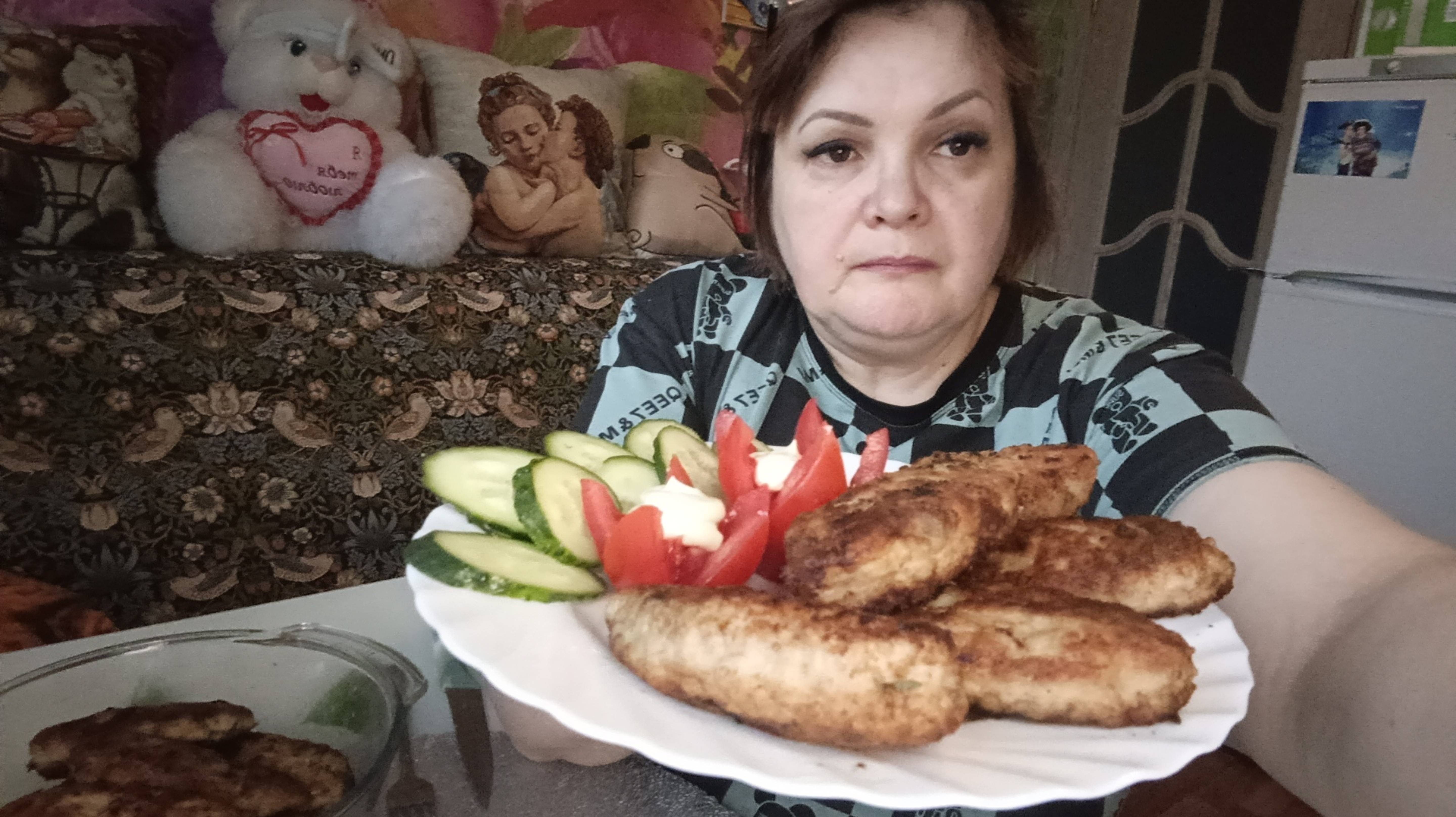 Столовские котлеты.