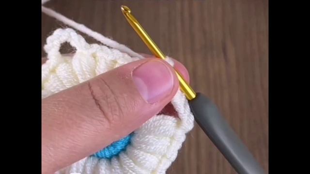 вывязываем квадратный мотив крючком.