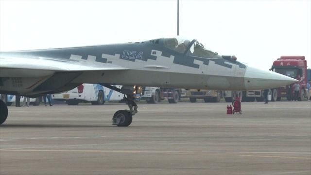 Истребитель пятого поколения Су-57 на авиасалоне Airshow China 2024