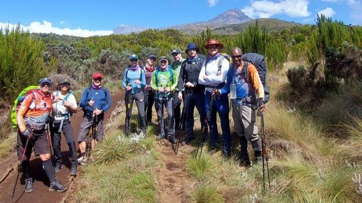 Группа "Хамелеоны" Клуба 7 Вершин на переходе Мандара - Хоромбо (восхождение на Килиманджаро)