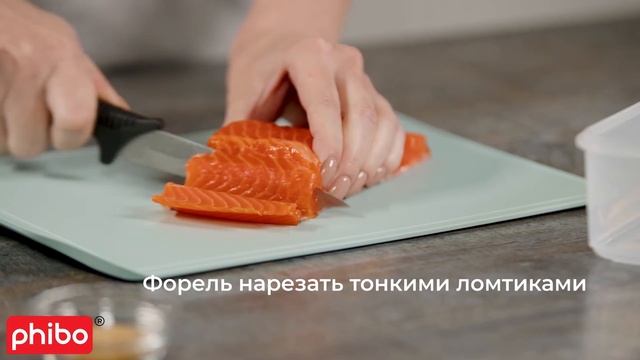 Рулетики с красной рыбкой