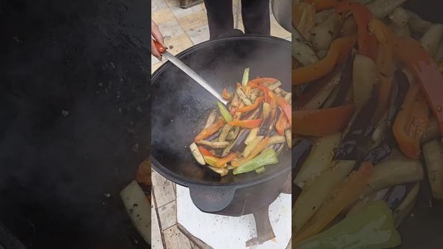 карэ ягнёнка 😋 #казан #ягнёнок #на костре
