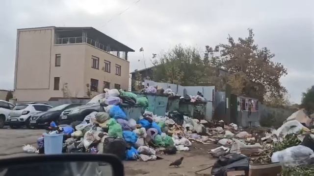 Огромная свалка посреди Самары. ул.Партизанская, 140.