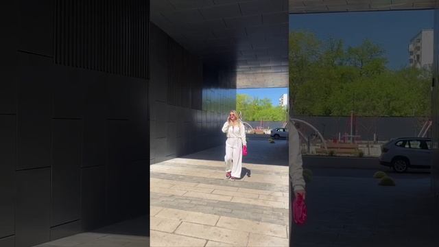 Элегантность - это про классический дизайн, даже простая спортивная одежда подчеркнет Ваш статус!