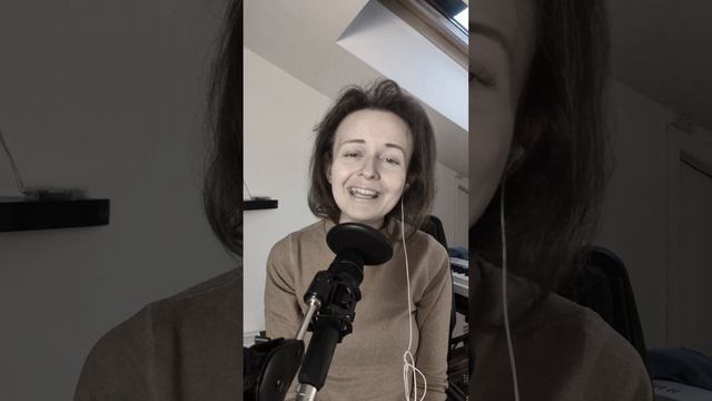 Вечер бродит по лесным дорожкам