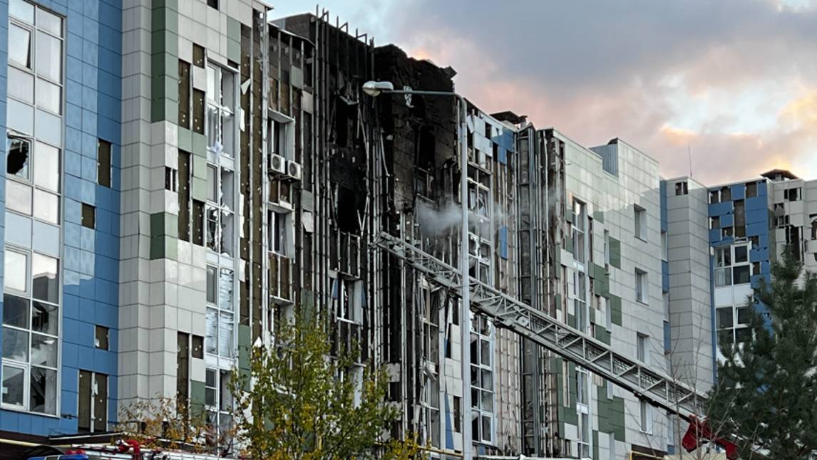 «Нам в дом прилетело»: житель пострадавшего под атакой БПЛА ВСУ дома в Белгороде