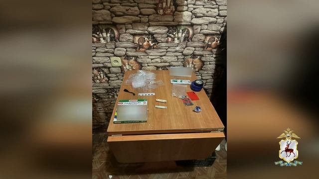 «Тайник»-сверток с наркотиком обнаружили и изъяли наркополицейские в Канавинском районе.