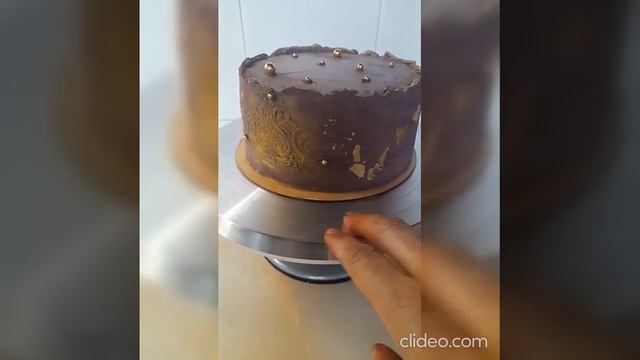 Торт «Восточный» с шоколадными коржами и кремом из арахисовой халвы.
Вес 2,5 кг