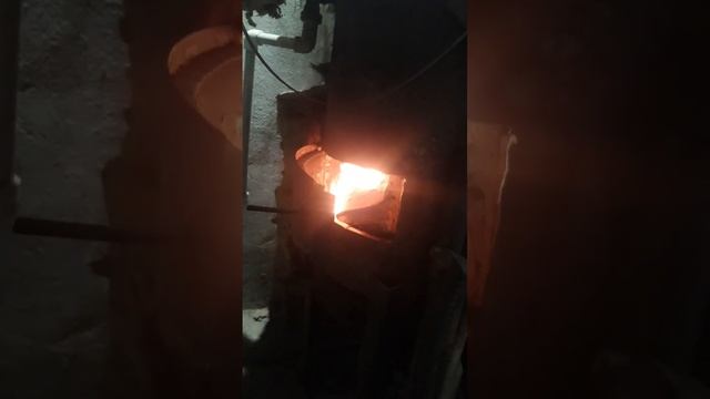 Немного теплого огня из столярной мастерской, буржуйка с водяным контуром