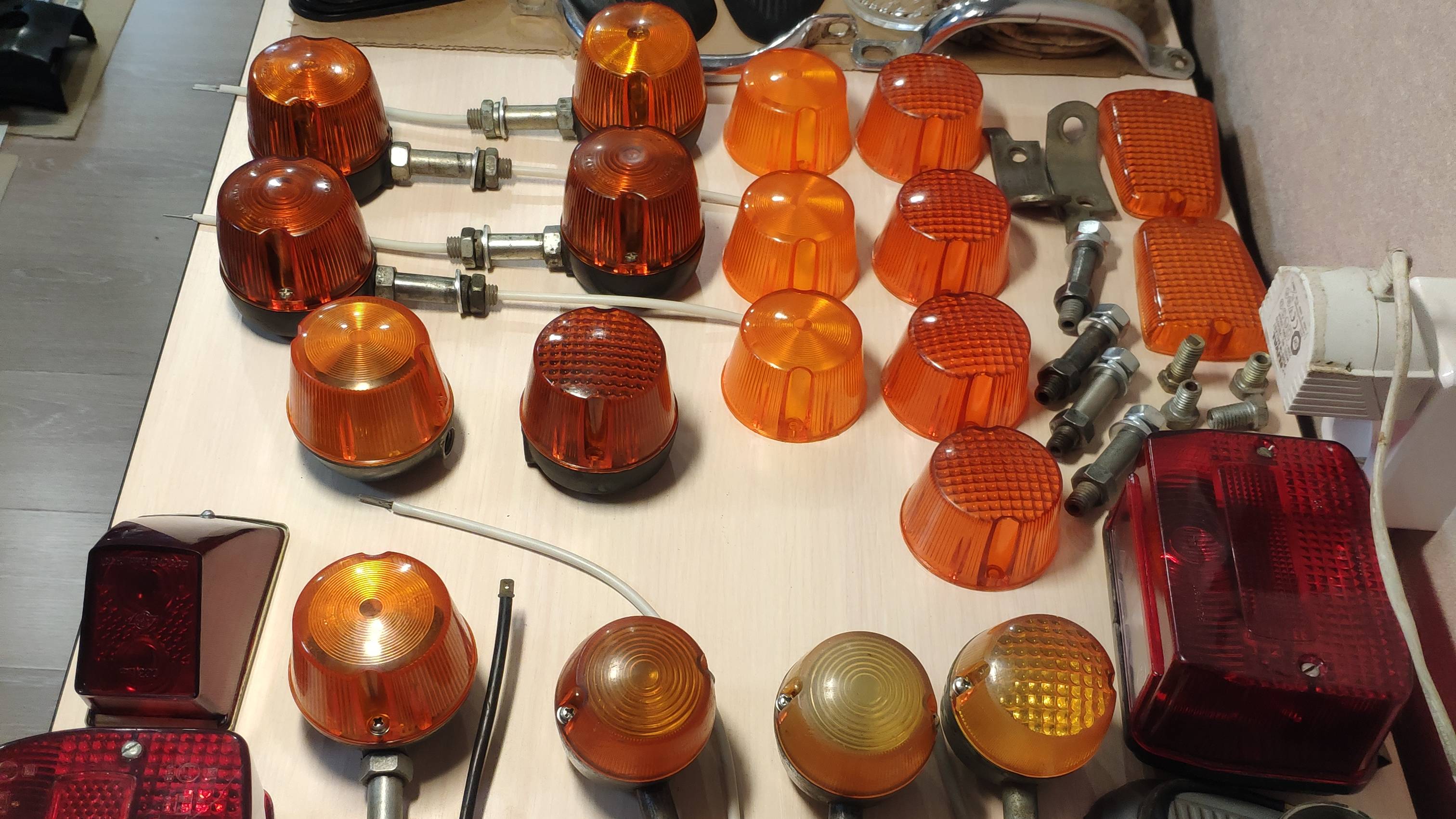 Поворотники для мотоциклов ИЖ и стекла к ним