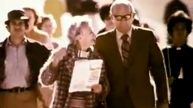 VINTAGE CLEVER EARLY 70's TEXACO AD - AIR POLLUTION REDUCTION (WALKERS ON EXPRESSWAY)