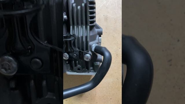 Компрессор пневмоподвески Mercedes Benz основная причина поломки #mercedes #пневмоподвеска