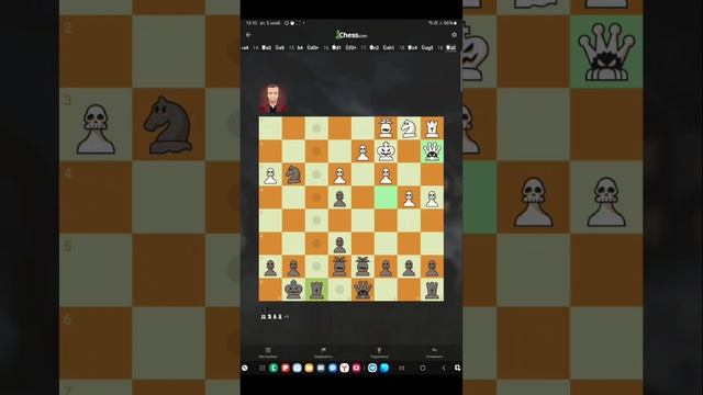 Играю в шахматы со 2 ботом на хэллоуин