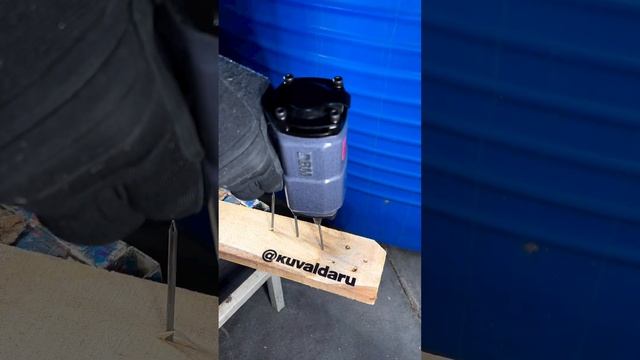 Пневматический съёмник гвоздей DBM в деле