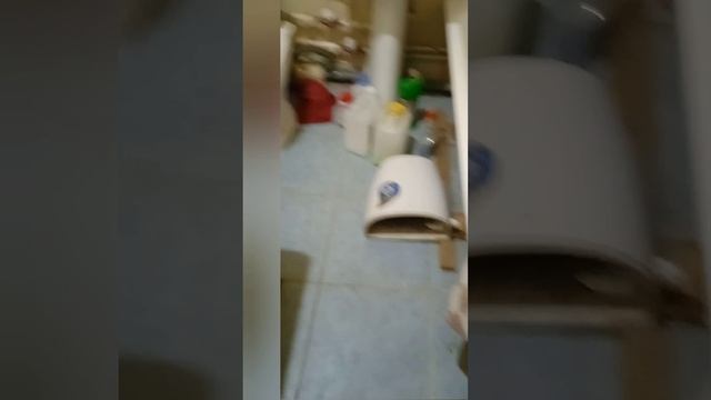 Установка бочка унитаза.