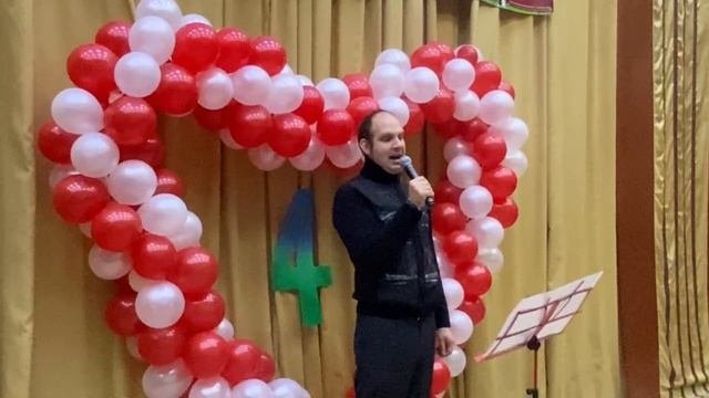 Александр Павлов с песней 