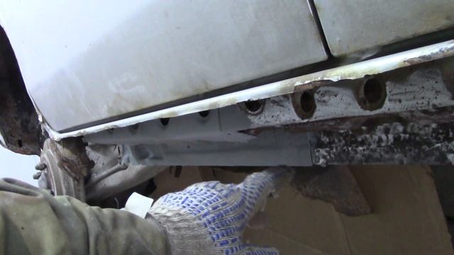 Митсубиси DION немного поржавел.