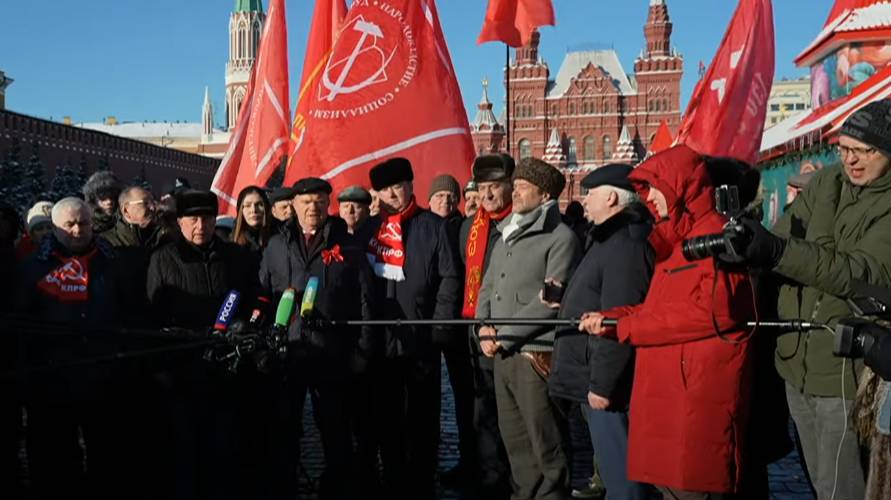 Пресс-подход на патриотической акции в честь 107-й годовщины Великого Октября (07.11.2024)