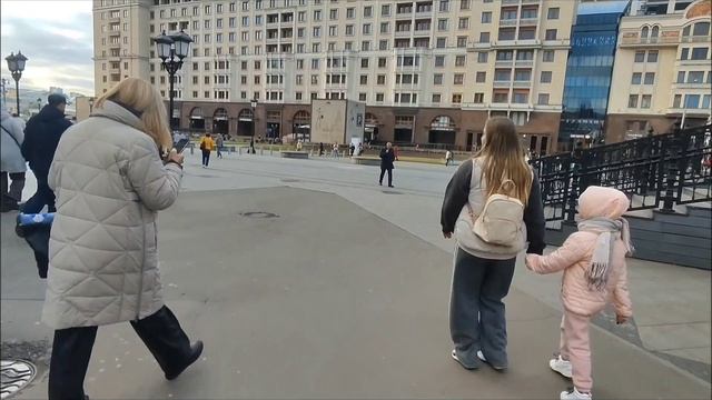 Весело проводим выходные в Москве. Сначало метро, а затем Карусель.