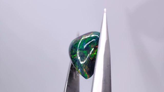 4.42 ct. Опал груша. Эфиопия