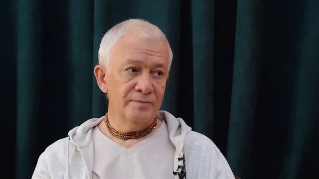 Семья не разделяет духовные ценности - Александр Хакимов