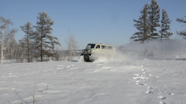 © Якутия: ЗВМ-2413 Узола гусеничный снегоболотоход
